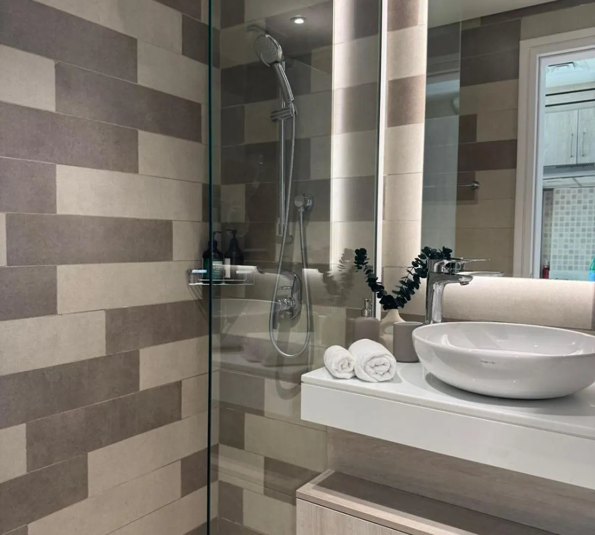 Roomook Apartments Dubaj